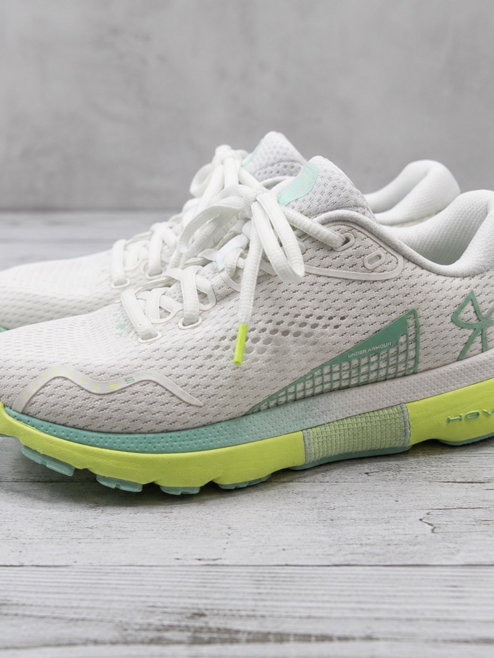 Under Armour Women’s Size 7.5 White Athletic Shoes with Lime and Aqua Accents - Picture 2 of 15